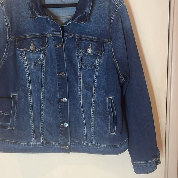 Torrid Dark Blue Denim Jacket size 3 excellent condition preowned - Picture 3 of 10